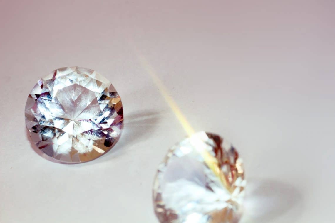 The Differences Between Certified and Non-Certified Diamonds - Hey Lady ...